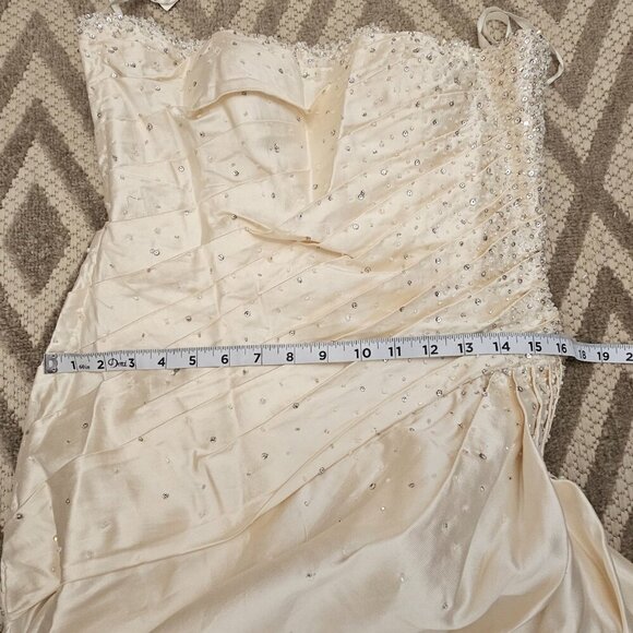 YSA Makino Off White Silk Wedding Dress 12 - Picture 7 of 8